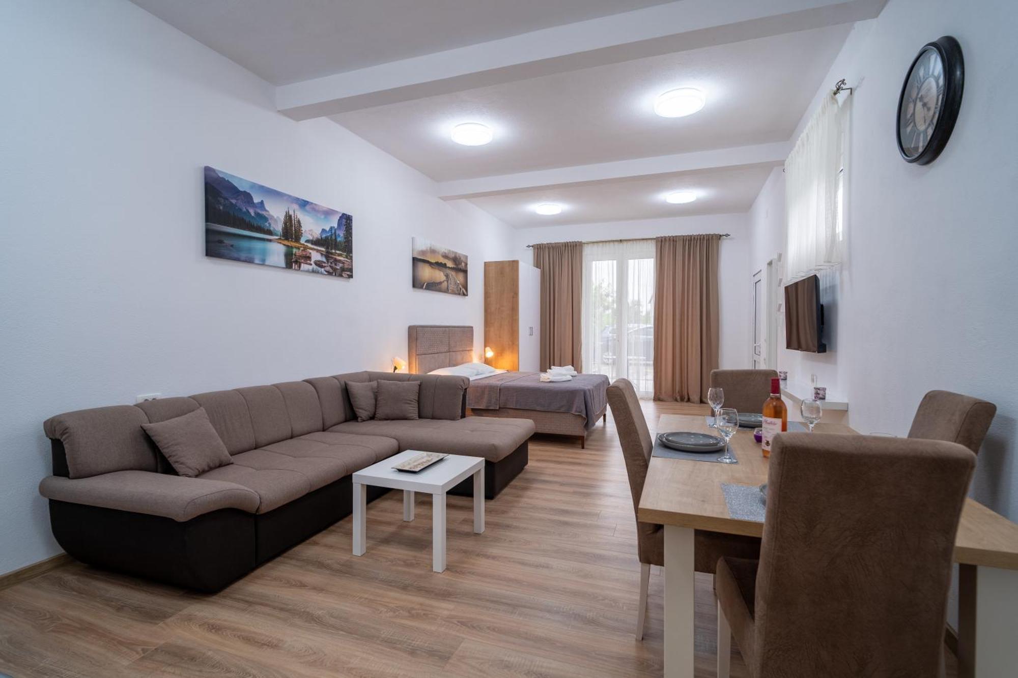 Dane Apartment Airport Podgorica Mitrovici  Exterior foto